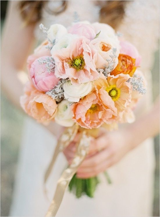 Icelandic poppy bridal bouquet. Image: Reverie Events