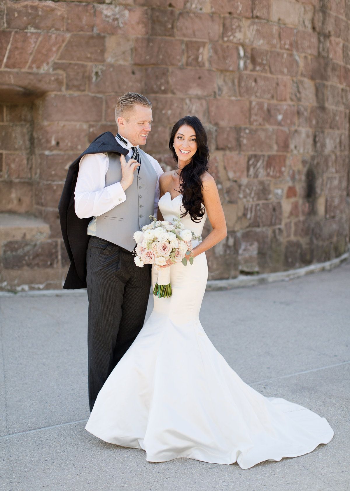 Happy Couple / Adriana & James / Battery Gardens / Melissa Kruse Photography