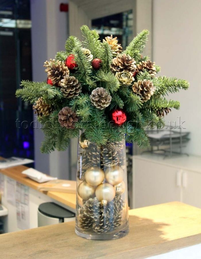 Christmas Floral Arrangement - via Todich Floral Design
