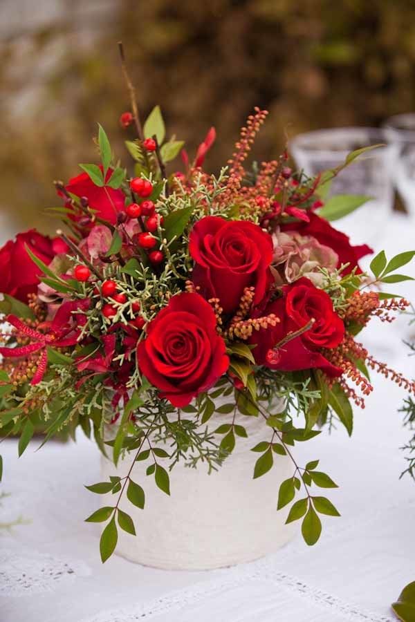 Holiday Bouquet with Roses and Berries - Design by Holly Heider Chapple - photo by Genevieve Leiper - via Flirty Fleurs