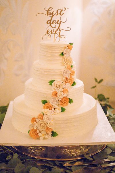 Wedding Cake / Alyson & Gary / The Estate at East Wind / Kate Neal Photography