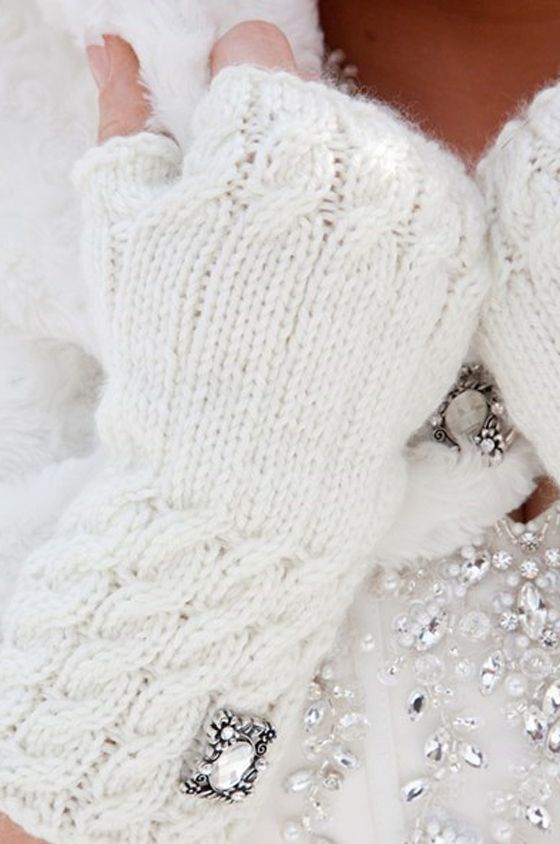 Bridal Gloves via Eslamoda 
