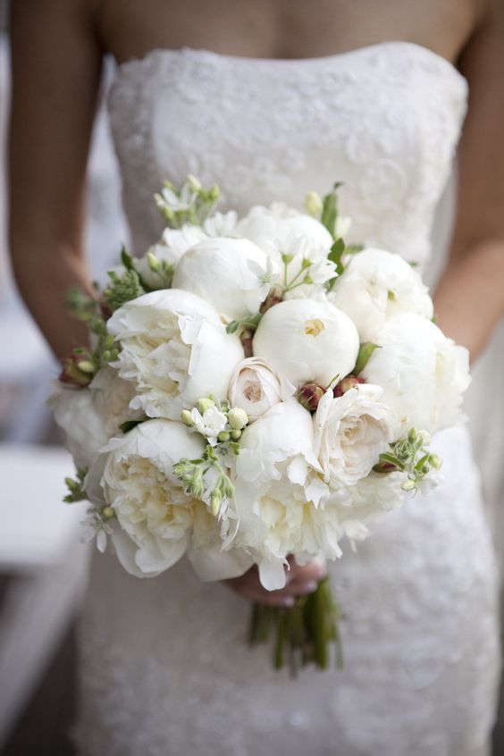 White Peony Bouquet - Napa Wedding - Silverado Resort - Catherine Hall Studios - via Style Me Pretty