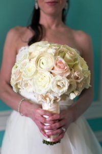 Cheryl & Adam - Garden Rose Blush Rose Spray Rose Ranunculus Bouquet - St Regis NYC - by Agaton Strom Photography (3)