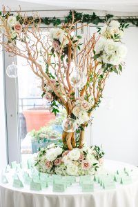 Mary and Galen - Manzanita Hydrangea Fern Ruscus Cafe Au Lait Dahlia Vendela Quicksand Rose Peony Seeded Euc Ivy Card Table - The Hudson Hotel - Photography by Jac and Thom - MS(157of333)