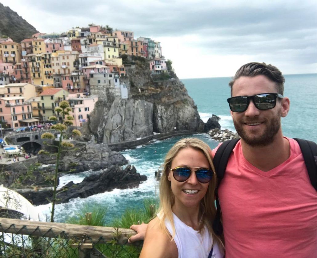 Honeymooners in Cinque Terre Italy - via farandaway.us