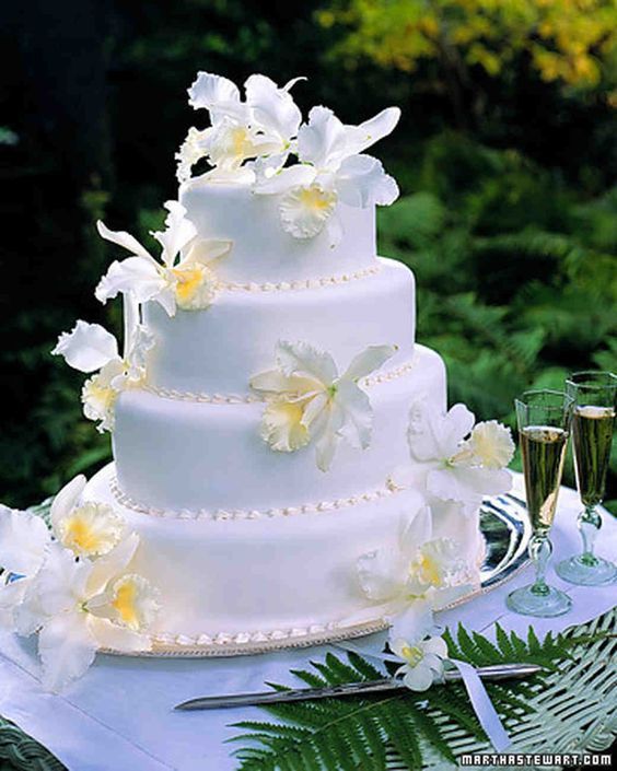 cattleya wedding cake - via marthastewartwedings.com 